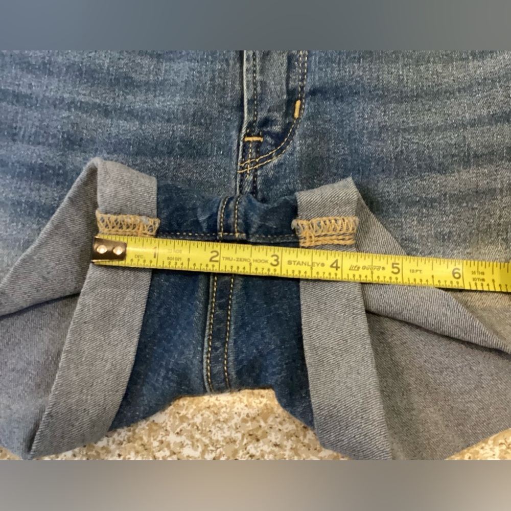 Abercrombie & Fitch Mid-Rise Short - Picture 6 of 8